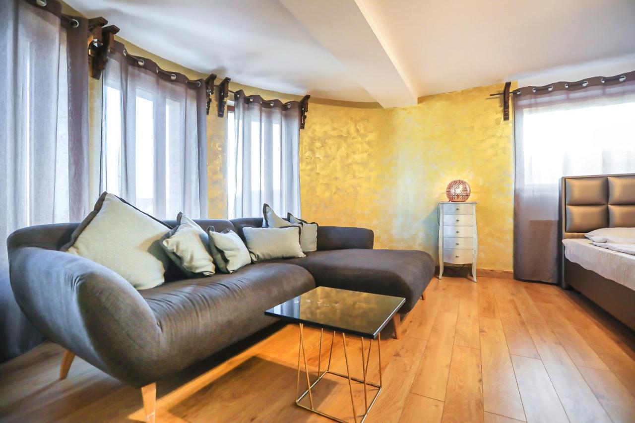 Transilvania Mansion Braşov Buitenkant foto