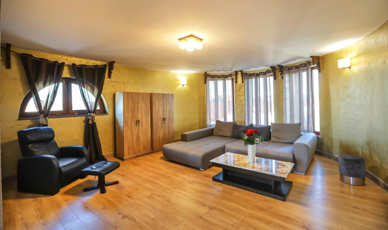 Transilvania Mansion Braşov Buitenkant foto