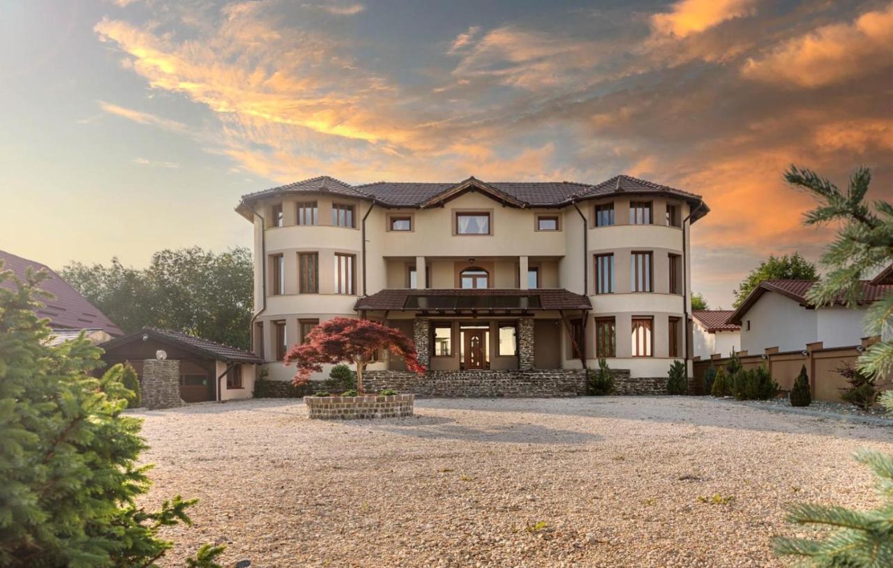 Transilvania Mansion Braşov Buitenkant foto